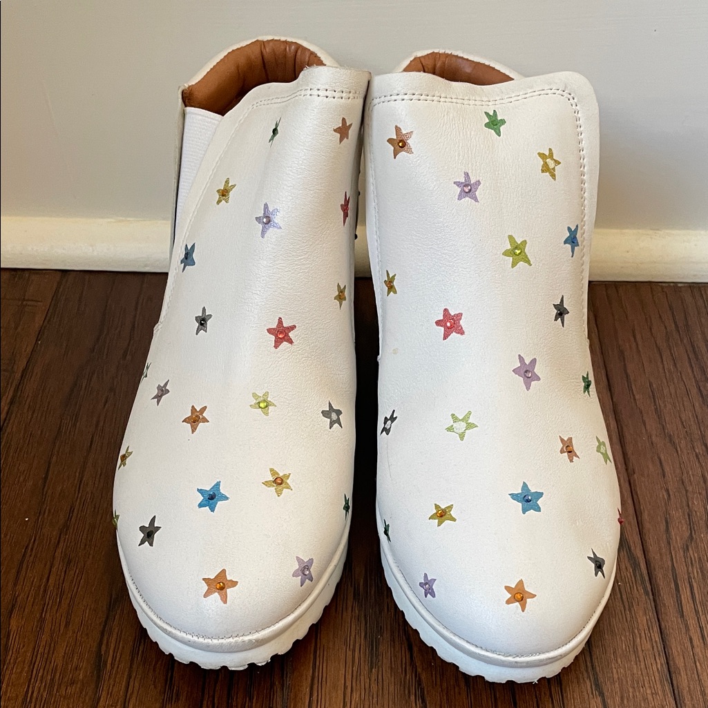 Colorful Star-Patterned White Ankle Boots